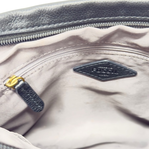 Fossil Tinsley Black Pebbled Crossbody Bag with Gold Hardware - Picture 7 of 11